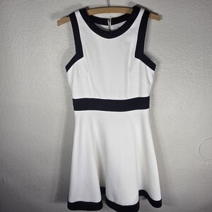 White House Black Market Sleeveless A-Line Mini Dress Size 4 Contrast Trim Color